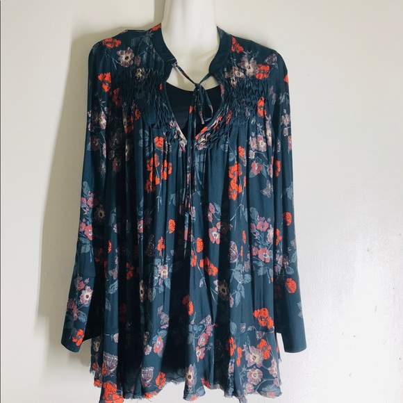 Free People beautiful floral print Top. NWOT. - Picture 7 of 8